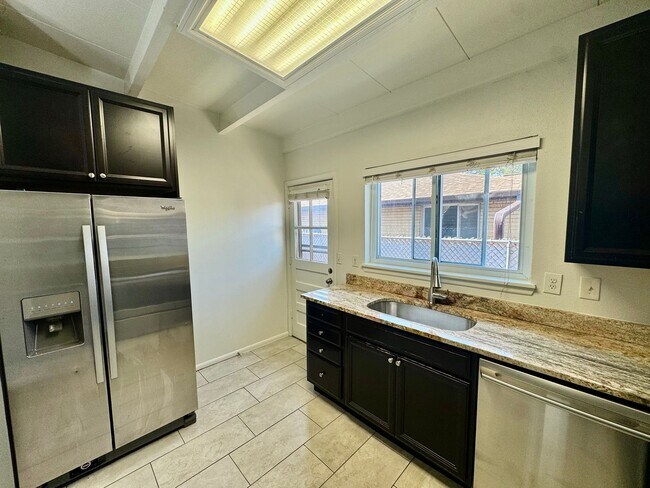 Photo - 2260-2268 Ames St Unidad 2268