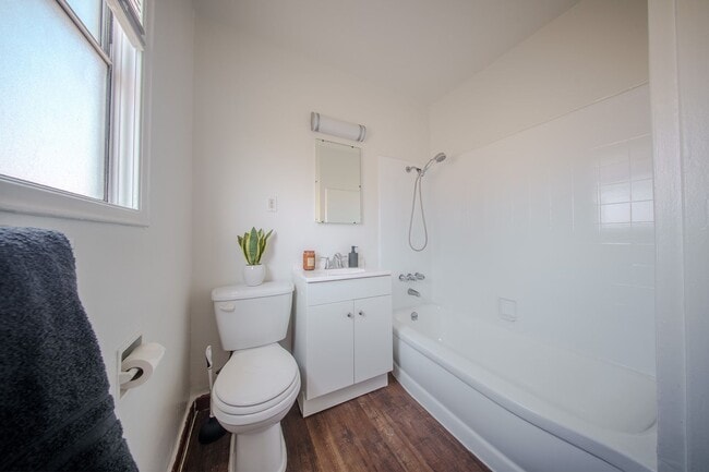 Photo - 1887 Locust Ave Unit 8
