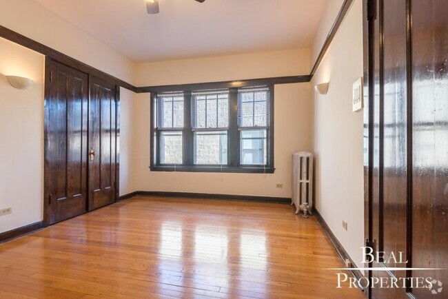 Building Photo - 0 bedroom in CHICAGO IL 60613 Unit 32 Rental