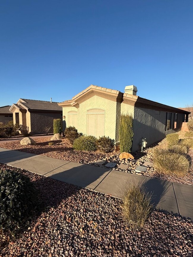 Building Photo - Coral Canyon home -3/2 w/ 2 c garage - Fur...