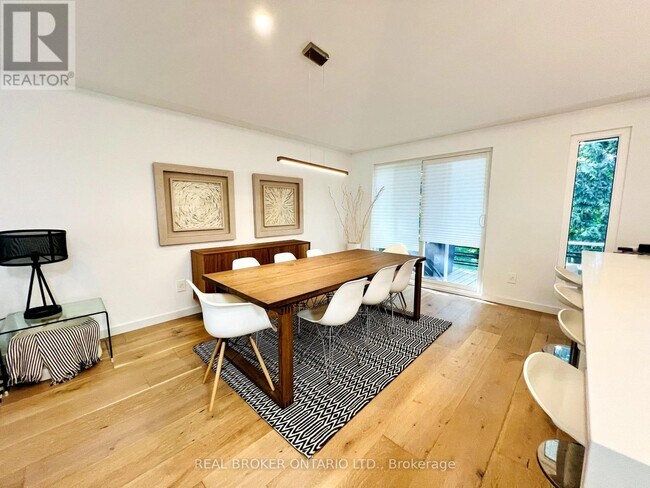 Photo - 51 Castlemere Crescent
