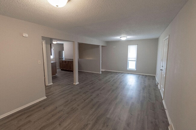 Photo - 206 Wheaton Ct