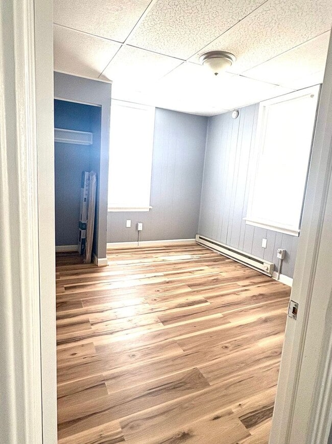 Photo - 201 W 5th St