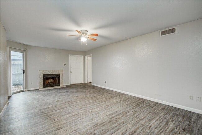 Photo - 9797 Leawood Blvd Unidad True