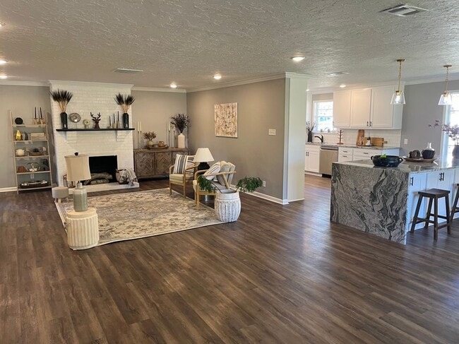 Photo - 2007 Wood Pl