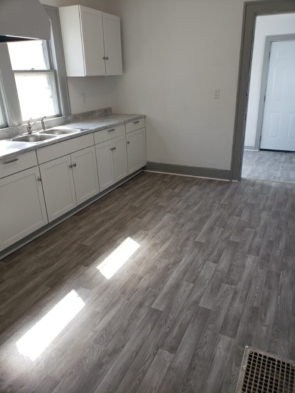 Building Photo - 362 E Hill St Rental
