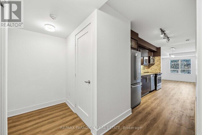 Photo - 20 Blue Jays Way Unit 219
