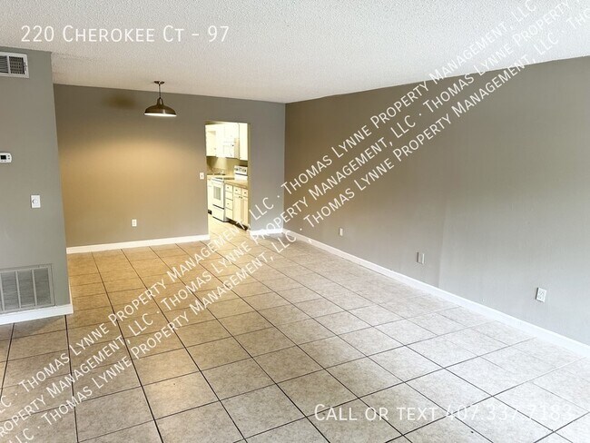 Photo - 220 Cherokee Ct