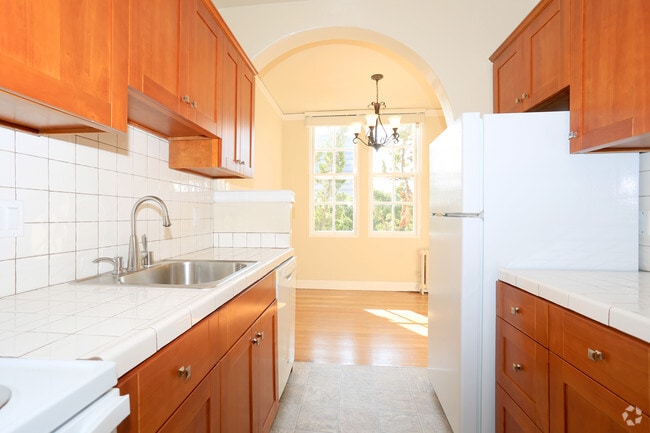 1BR, 2BA