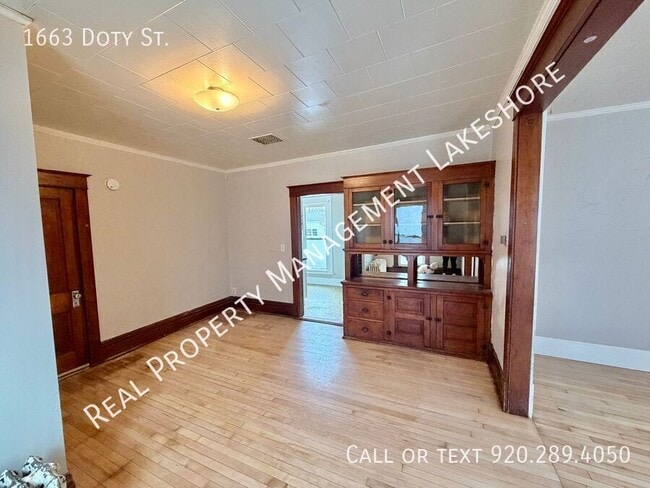 Photo - 1663 Doty St