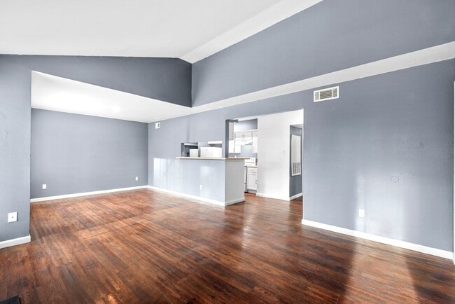 Building Photo - 7200 W T C Jester Blvd Unit 1003