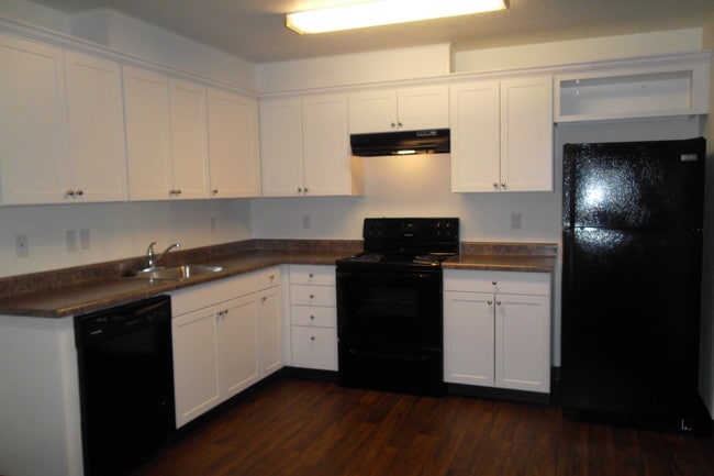 New Kitchen - CLEVELAND STATION APTS