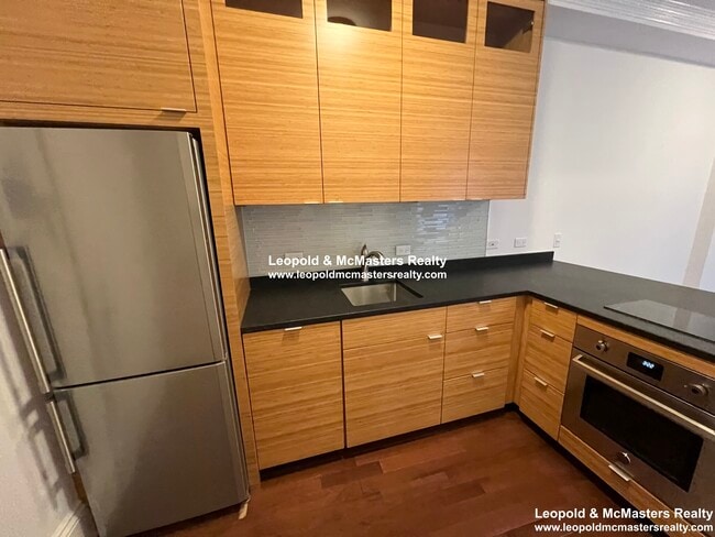 Building Photo - 88 Myrtle St Unit 6