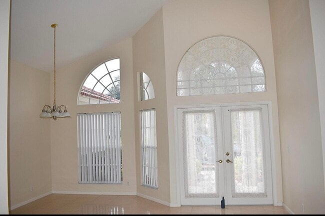 Photo - 1913 SE Airoso Blvd House