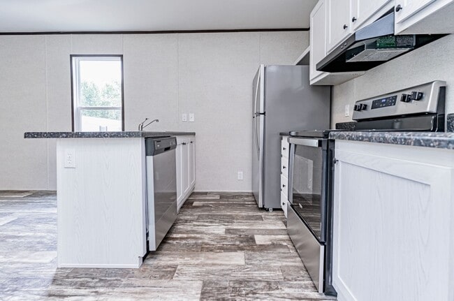Photo - 923 W Lee Rd