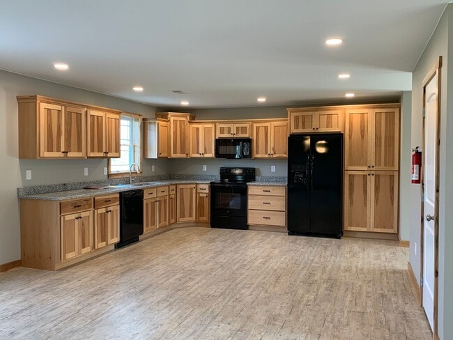 Building Photo - Gorgeous 3 bed, 2.5 bath single family hom... Rental