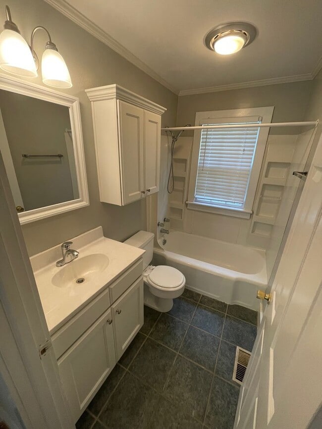 325 N Avalon Rd