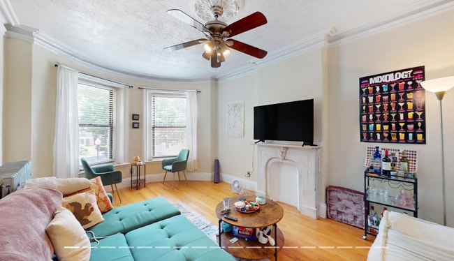 Building Photo - 86 Hammond St Unit 2 Rental