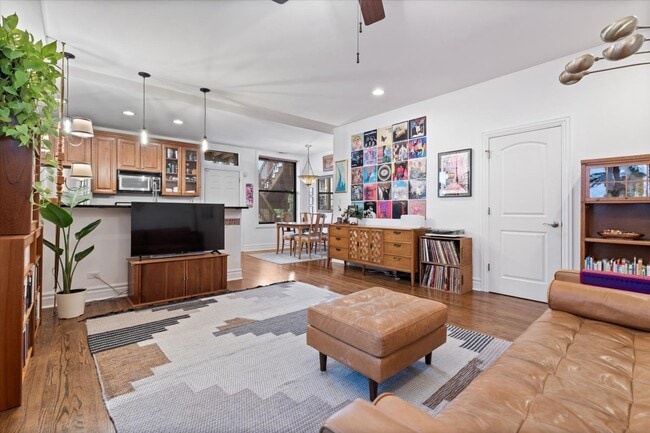 Photo - 1048 W Lawrence Ave Unit 2