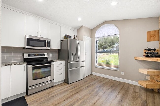 Photo - 6613 Chantry St
