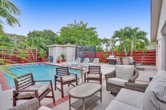 Photo - 208 SW 2nd Ave