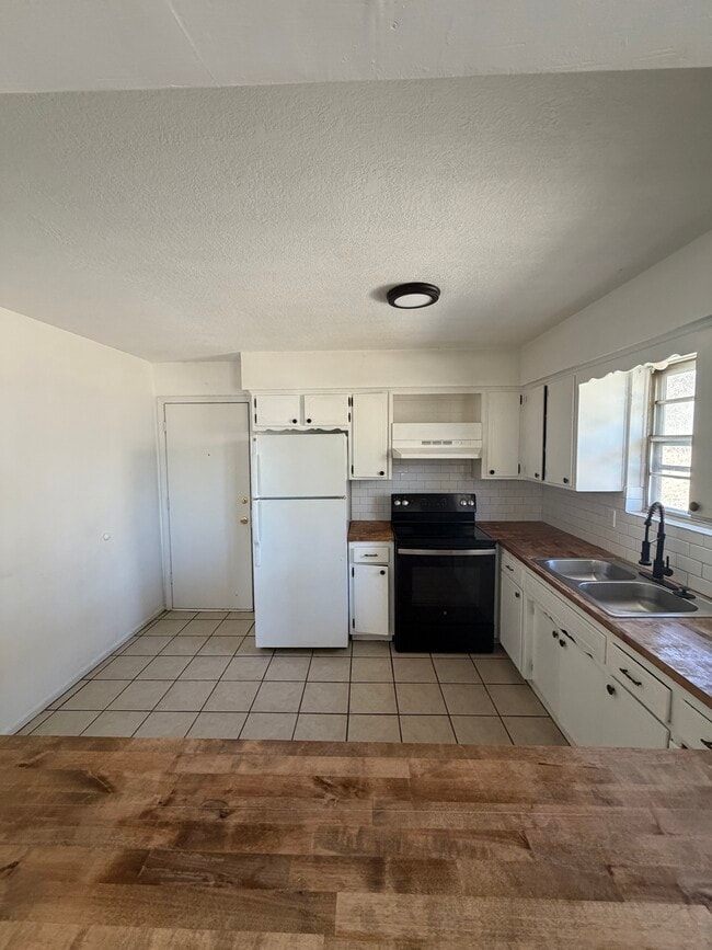 Photo - 1632 N 59th St