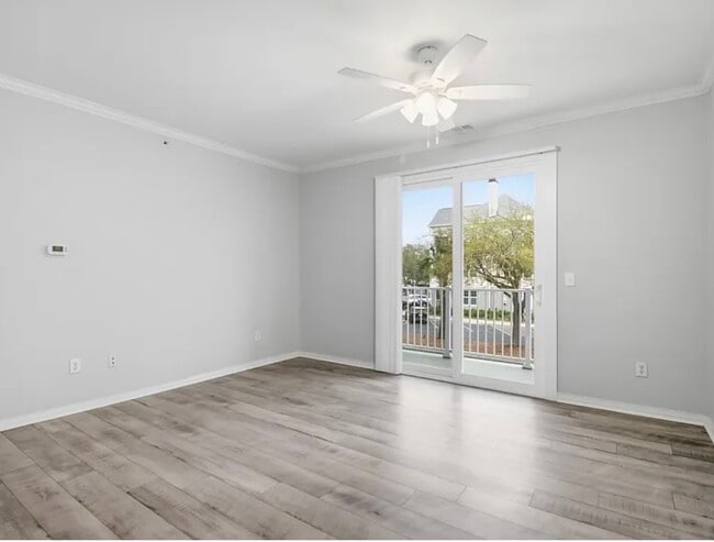 Photo - 130 River Landing Dr