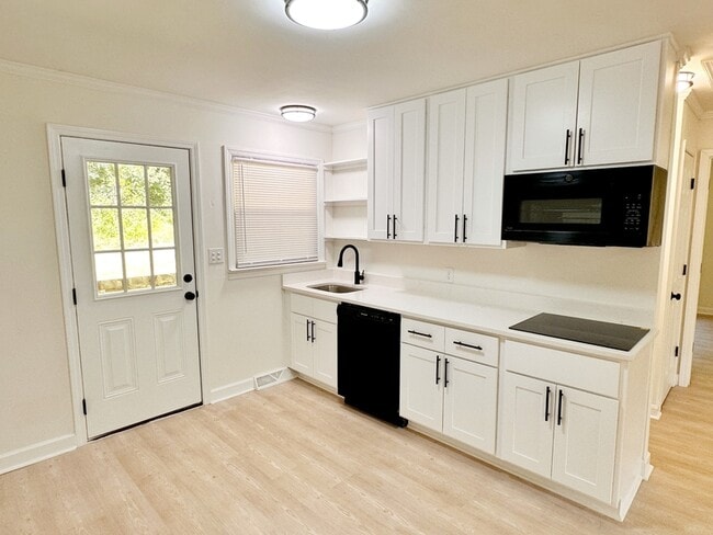 Photo - 309 N Masonic St