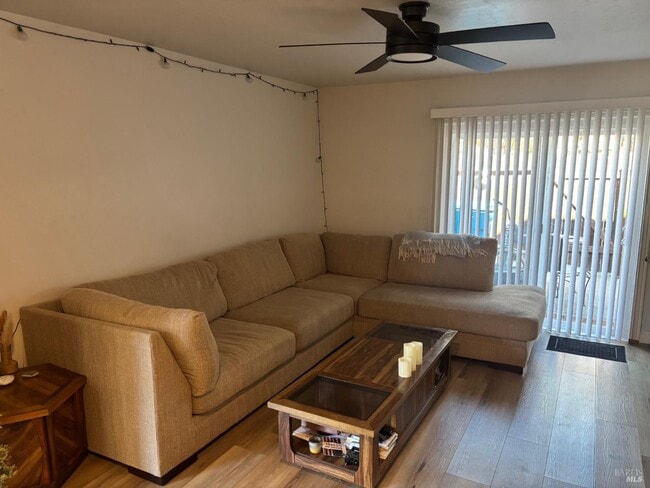 Photo - 334 Hemlock St