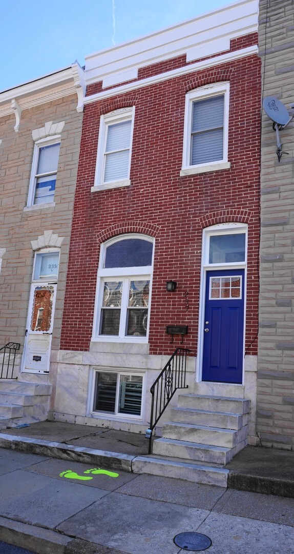 Remodeled 2 Bedroom Townhome in Highlandtown! - Remodeled 2 Bedroom Townhome in Highlandtown!