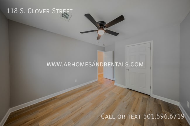 Photo - 118 S Clover St