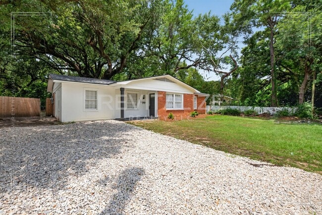 Photo - 2900 Lott Dr