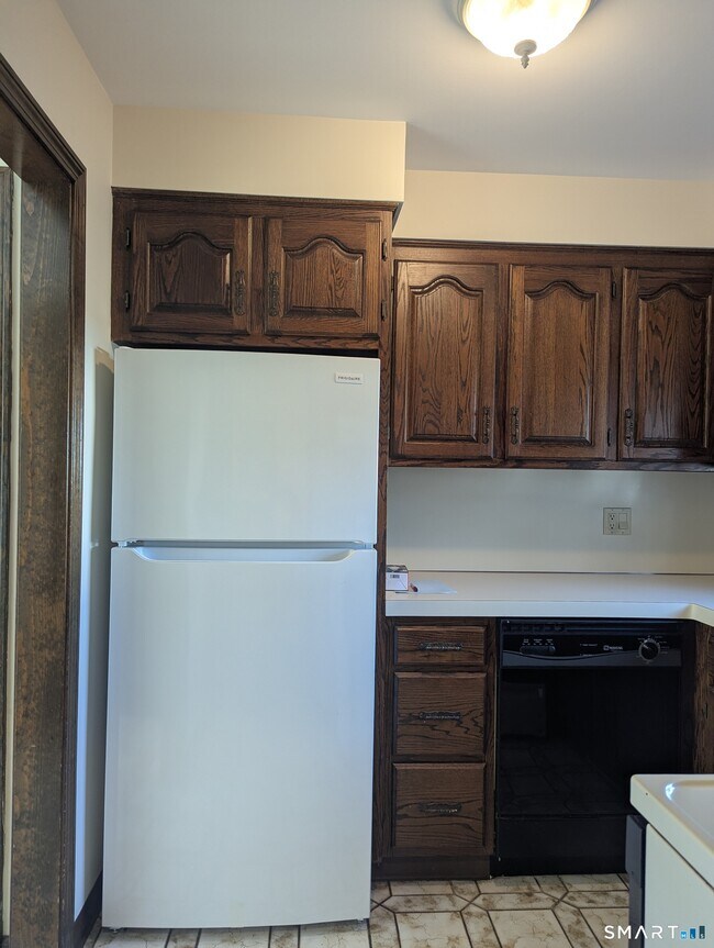 266 Main Ave Unit 5