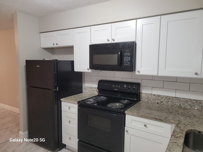 Photo - FOR RENT!! CUTE AND CHARMING 2 BEDROOM 1 B... Unit 1015-  1