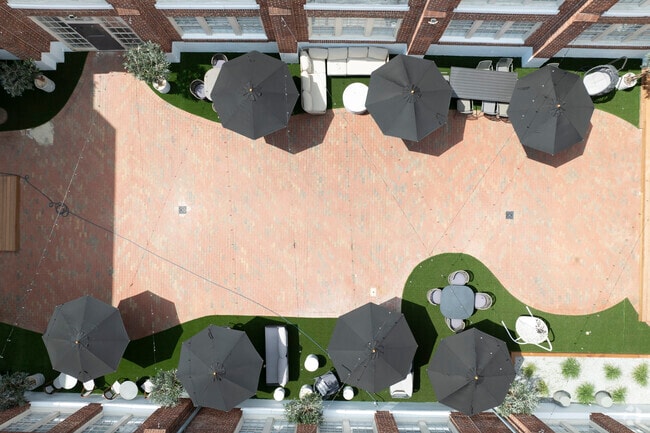 Courtyard - Elmwood Lofts