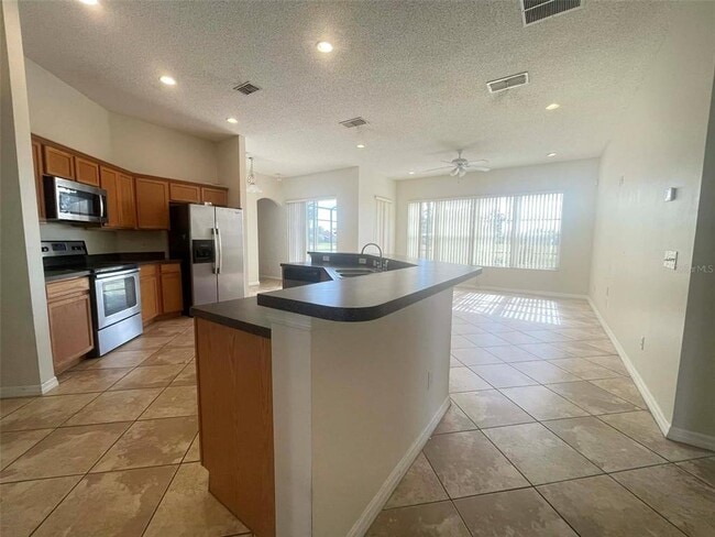 Photo - 2370 The Oaks Blvd