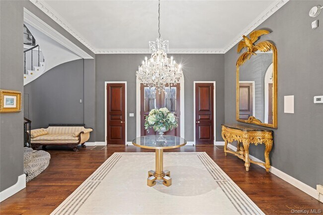 Photo - 393 Oyster Bay Road