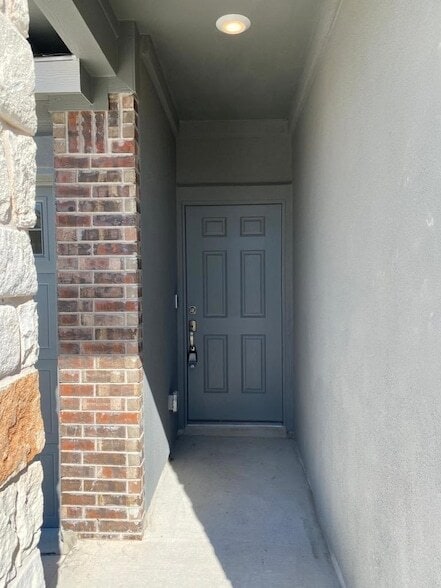 Photo - 404 Escondido Cir