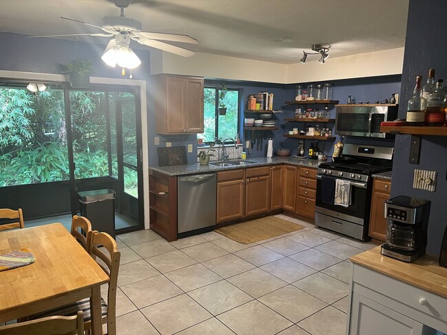 Photo - Super cute 3 bedroom 2 bath in NW Miram Manor