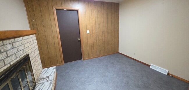 Photo - 3 Bedrooms 2 Bathrooms  $1195!