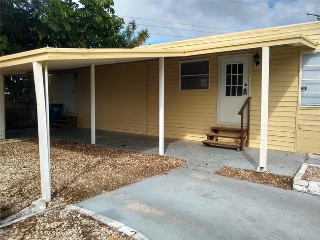 Building Photo - 205 52nd Ave Dr W