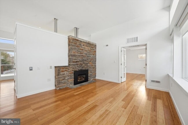 Photo - 29 Rolling Rd