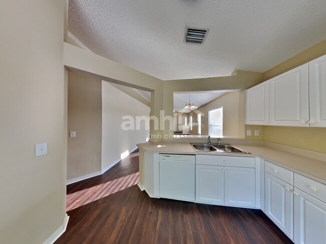 Photo - 22747 Saint Thomas Cir