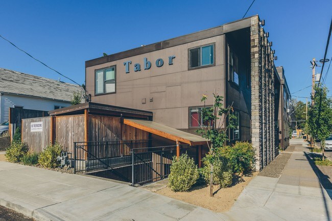 Tabor Burnside Apartments - Tabor Burnside Apartments