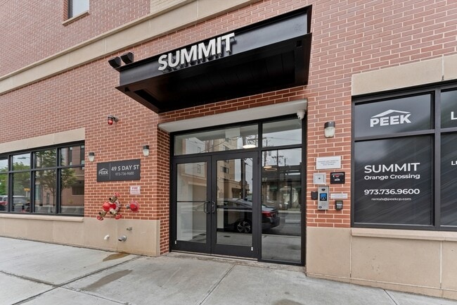 Building Photo - 49 S Day St