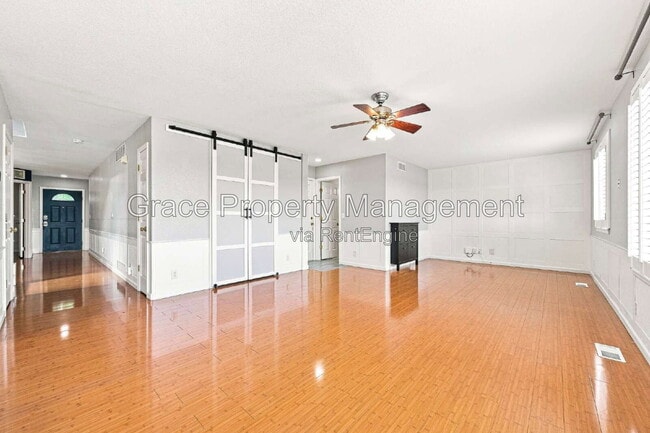 Photo - 10982 N Steele St