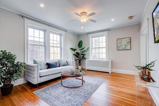 Photo - 230 Massachusetts Ave Unidad 2