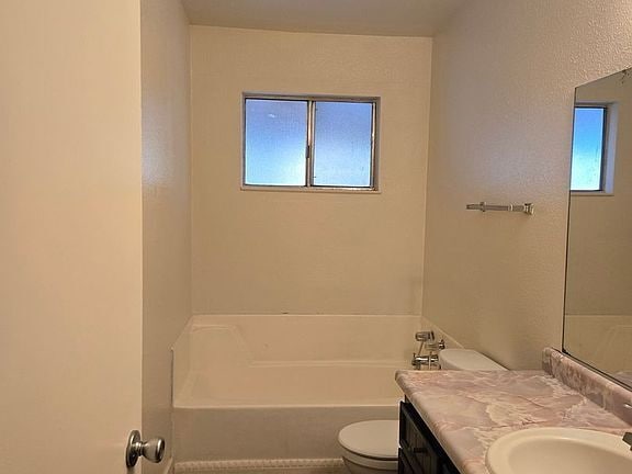 Photo - 3 bedroom 2 bathroom house in Turlock