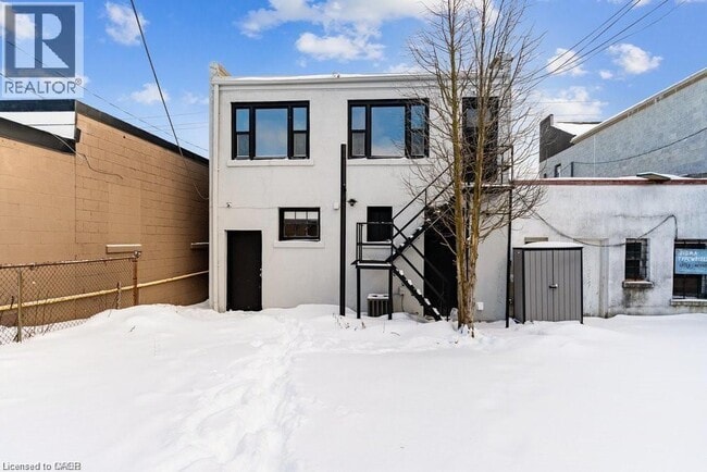 Photo - 598 Upper James St Unit A