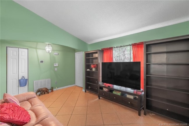 Photo - 556 SW Buswell Ave